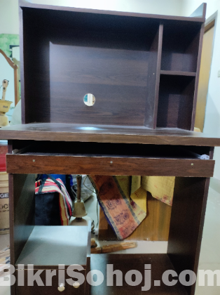 Hardboard computer table